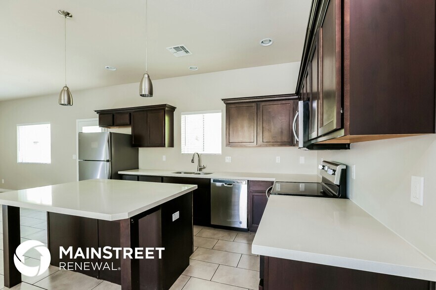 Building Photo - 2000 N 36th St