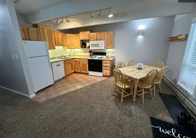 Building Photo - 185 High Seasons Wy