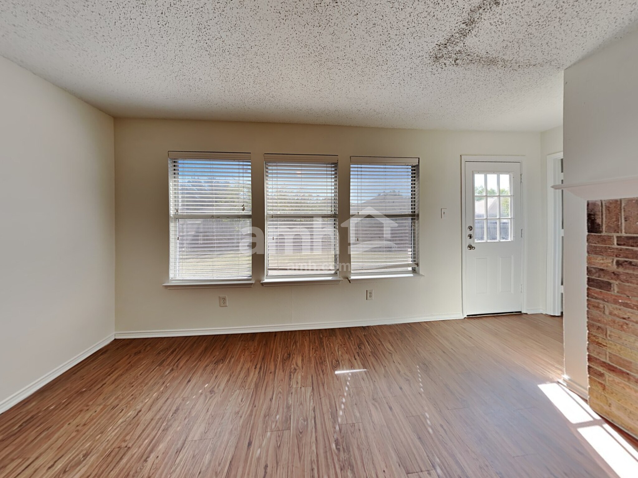 Building Photo - 1020 Chelsea Ln
