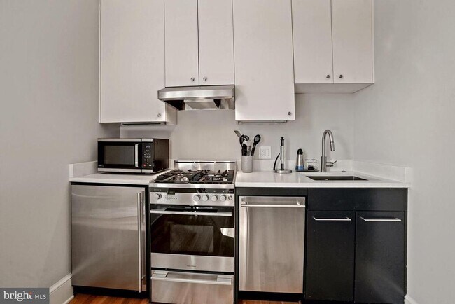 Building Photo - 3348 Prospect St NW