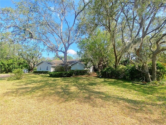 Building Photo - 994 Country Lake Cir