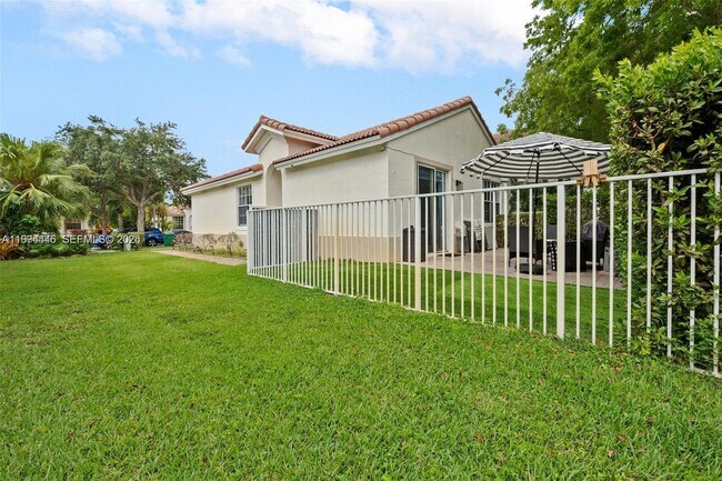 Building Photo - 18755 SW 27th Ct