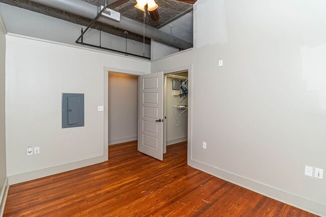 Building Photo - Nash Street Lofts Unit G