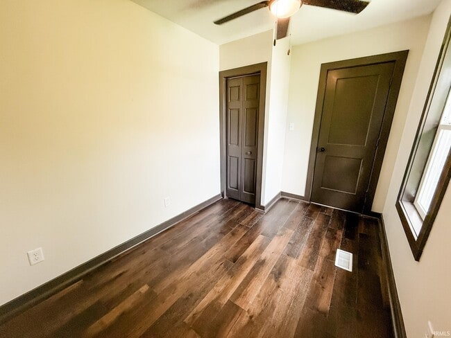 Building Photo - 1900 N Market St