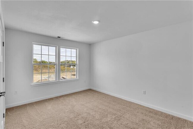Building Photo - 315 William Dr