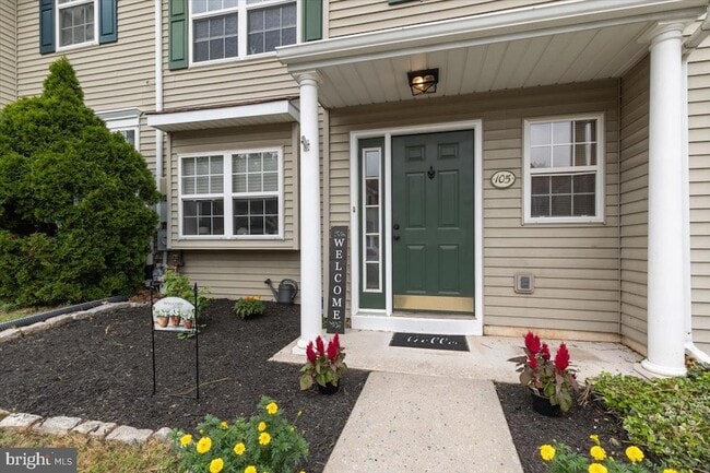 Building Photo - 105 Pin Oak Ct