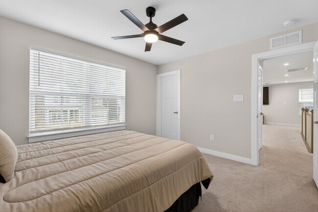 Building Photo - 9733 Goldenrod Ct