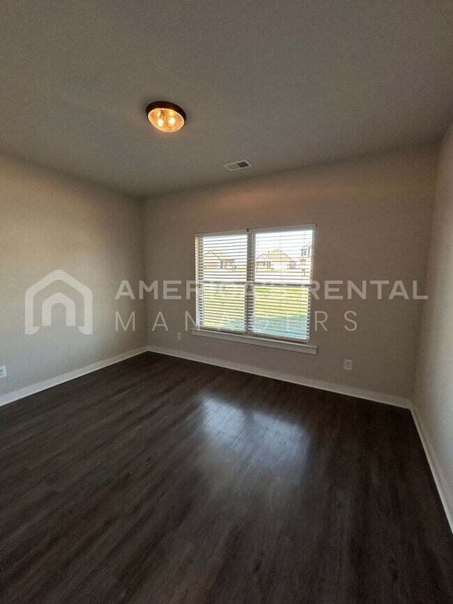 Building Photo - Home for Rent in Jemison, AL. Available to View with 48 Hour Notice!!!