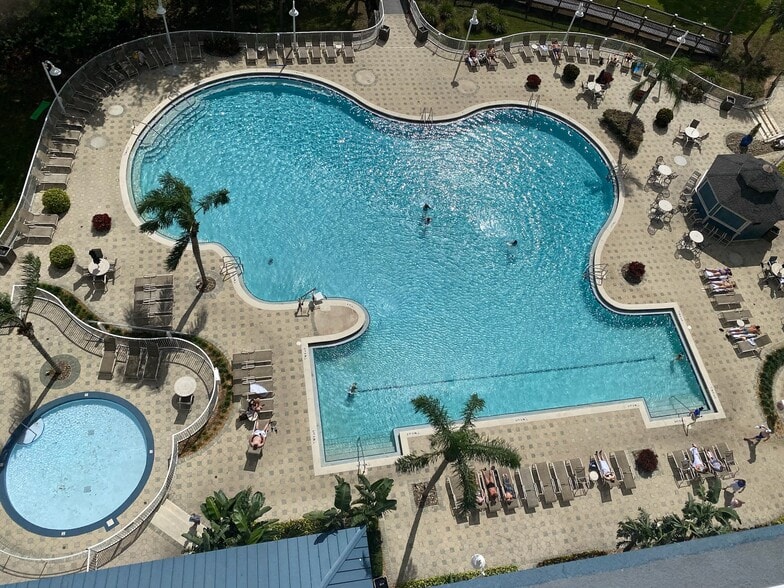 Building Photo - 13415 Blue Heron Beach Dr