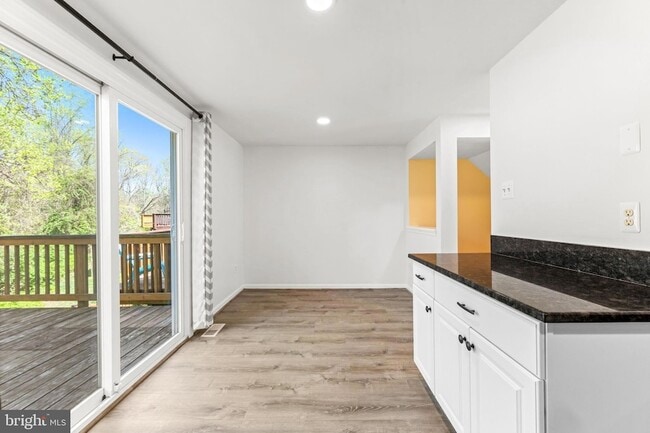 Building Photo - 1246 Seminole Dr