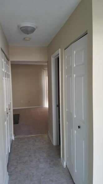 Building Photo - 12 Oneonta Dr