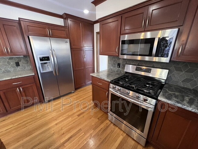 Building Photo - 3204 Chateau Ct