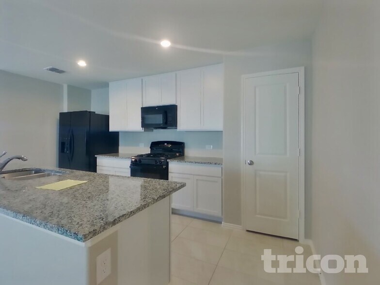 Building Photo - 11844 Mancos Trl