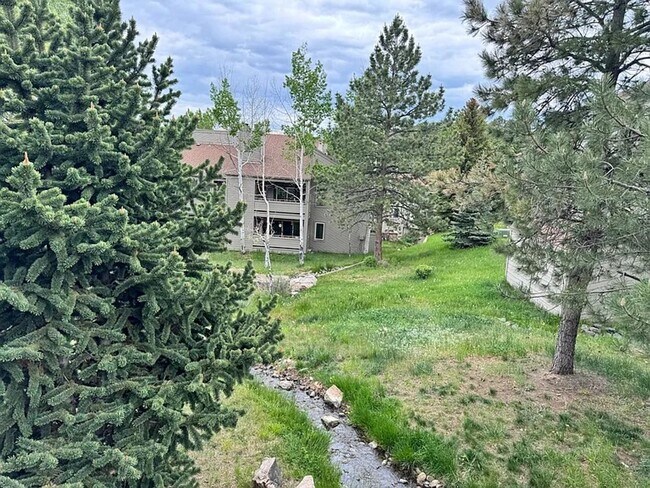 Building Photo - 23646 Pondview Pl