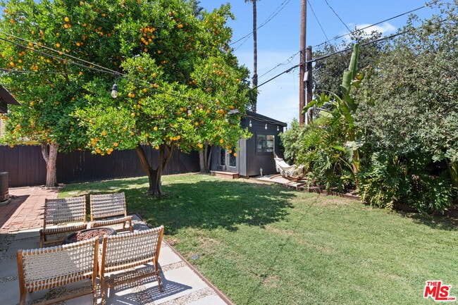 Building Photo - 7339 Lasaine Ave