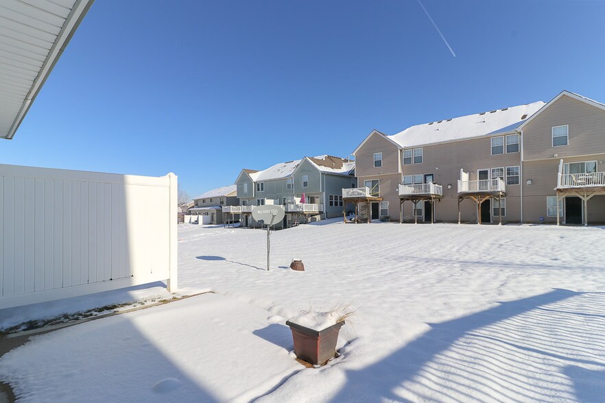 Building Photo - 2147 SW Gooseberry Ln