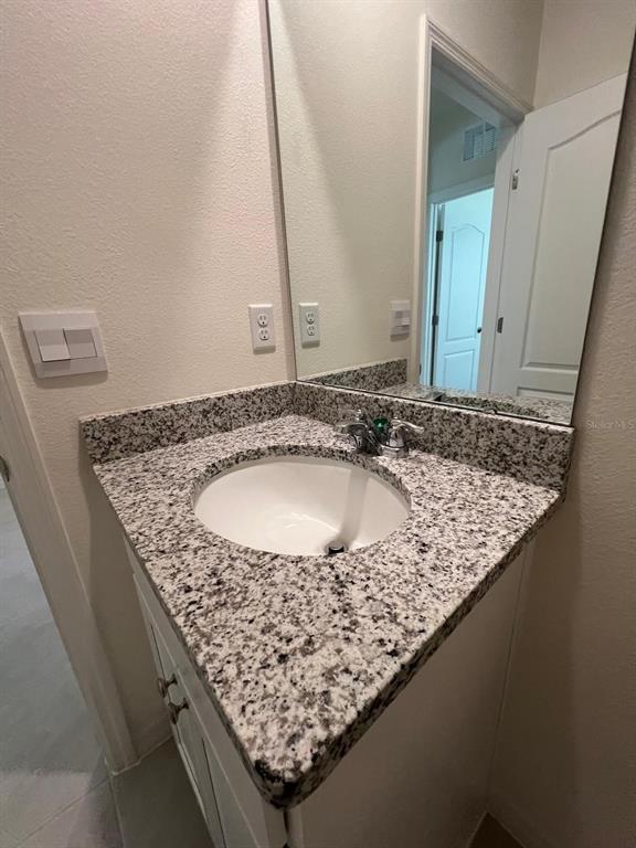 Building Photo - 631 Park Pl Blvd