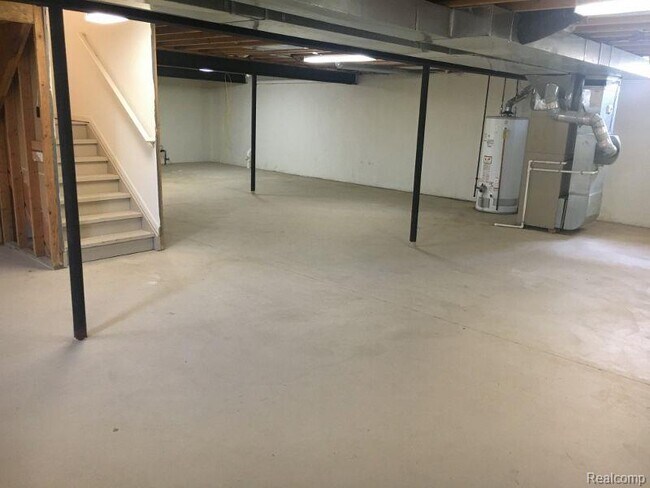 Building Photo - 879 Autumn Ridge Dr