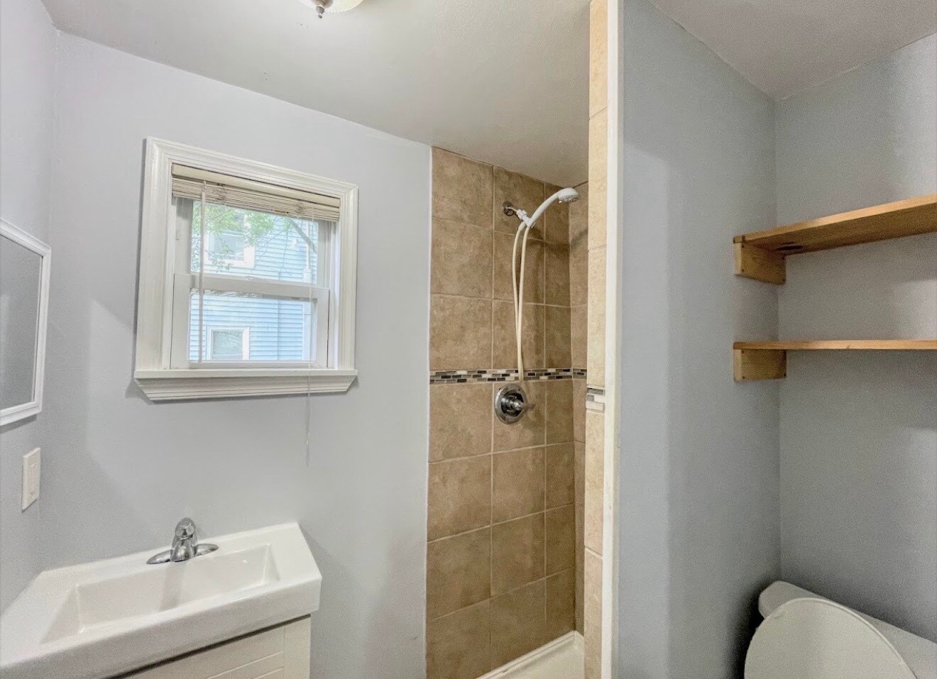 Building Photo - 1305 38th St