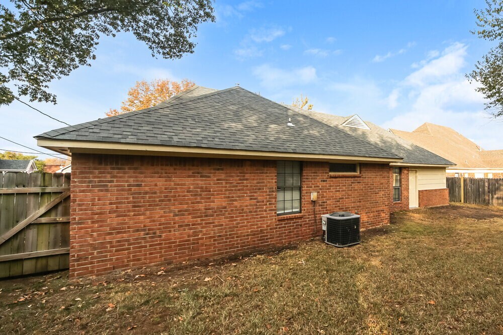 Building Photo - 4882 Water Fowl Ln