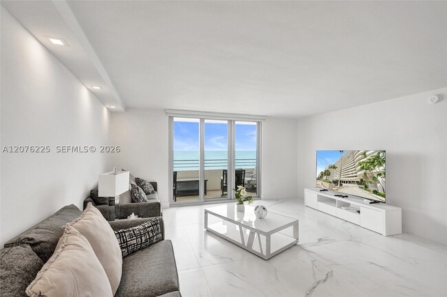 Building Photo - 5555 Collins Ave