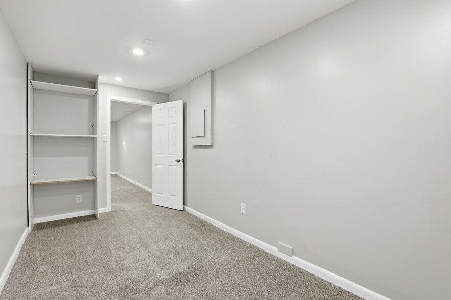 Building Photo - 1731 Sharp Dr