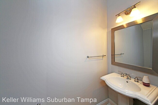 Building Photo - 2 br, 2.5 bath House - 3317 Empedrado St