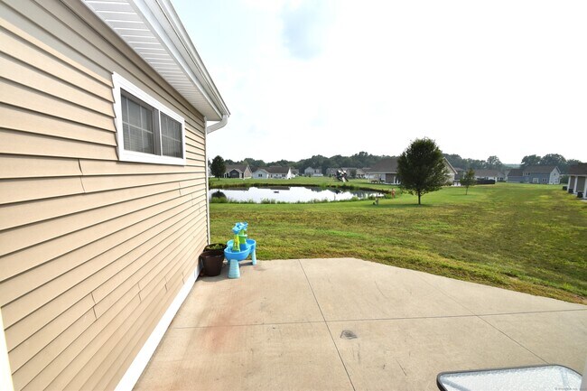 Building Photo - 111 Old Village Cir