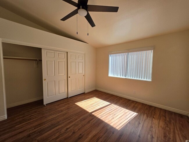 Building Photo - Beautiful Single Story Home
