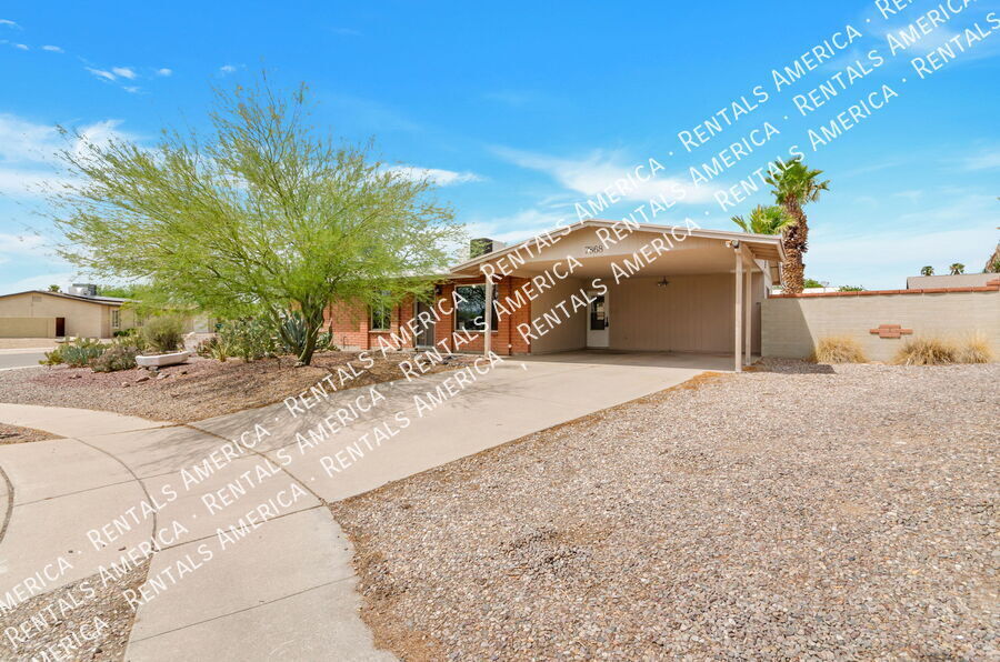 Building Photo - 7868 N Soledad Ave