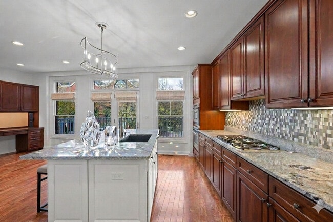 Building Photo - 1813 Admiral Ct