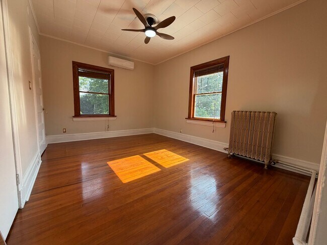 Building Photo - 161 Park Hill Ave
