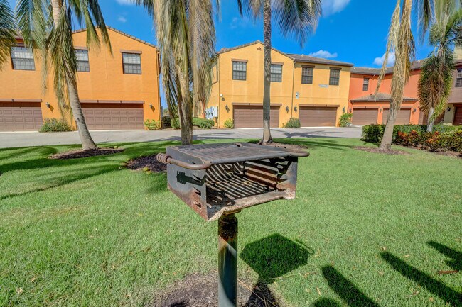 Building Photo - 8760 Melosia St