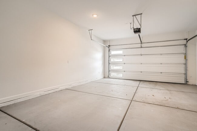 Building Photo - 15550 S 181st Ln