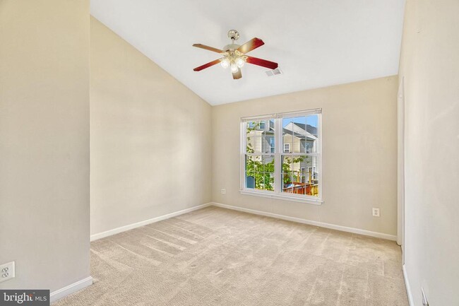 Building Photo - 13051 Park Crescent Cir