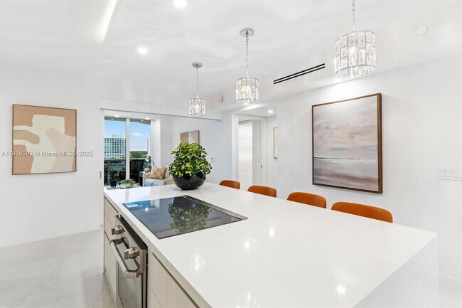 Building Photo - 3200 N Ocean Blvd