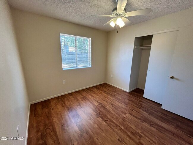 Building Photo - 3147 E Edgewood Ave