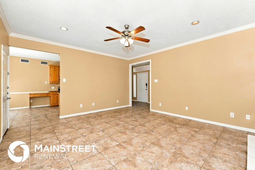 Building Photo - 1107 Heather Cir