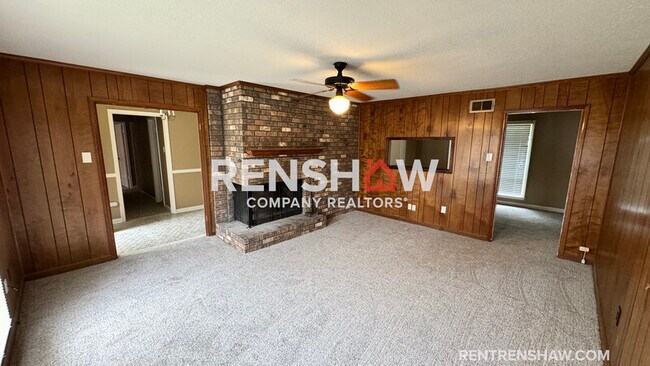 Building Photo - 5249 Kimbark Woods Dr