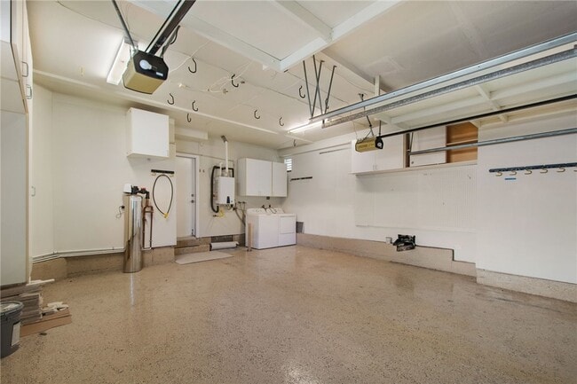 Building Photo - 30 St Michael