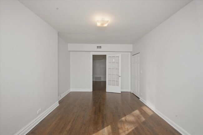 Building Photo - 6541 S Woodlawn Ave