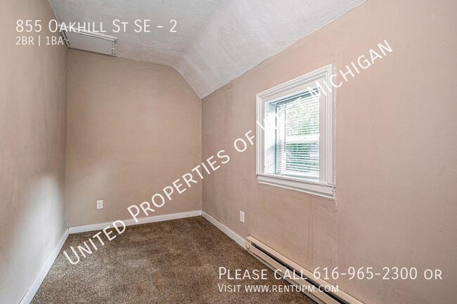 Building Photo - 855 Oakhill St SE