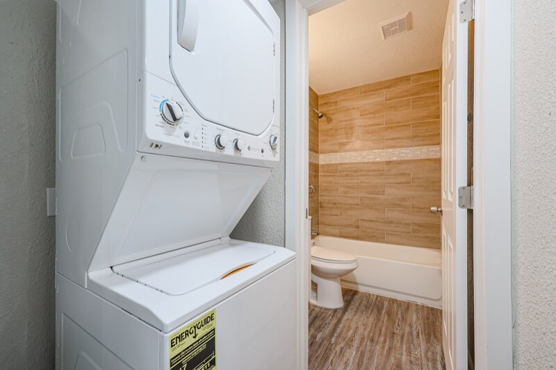 Building Photo - 1159 W Drummer Ave