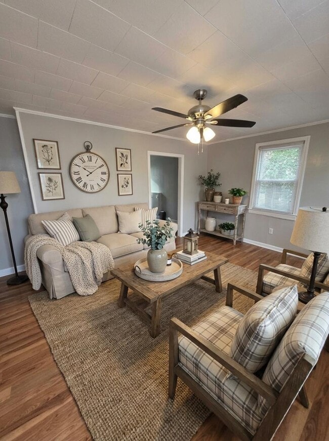 Building Photo - 202 Charles Ave