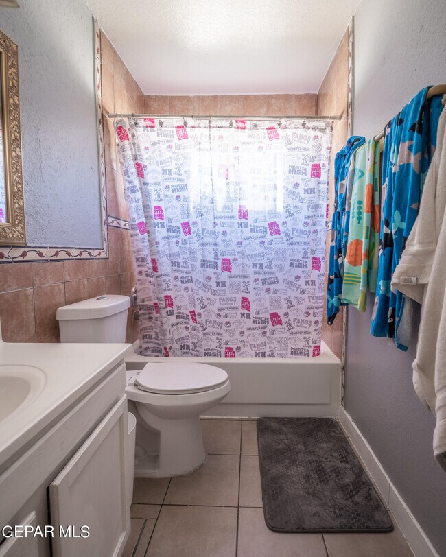 Building Photo - 2624 Lake Victoria Dr