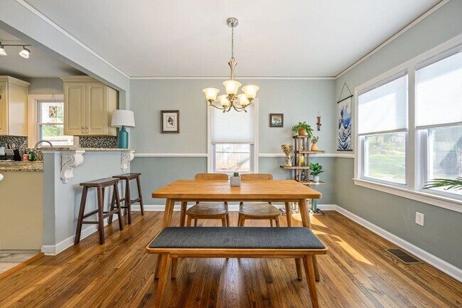 Building Photo - 3265 N Fulton Ave