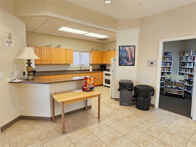 Building Photo - 920 Onager Ct