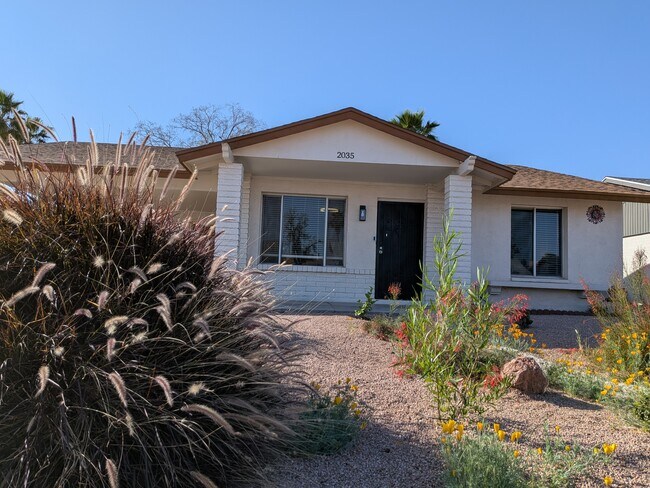 Building Photo - Cornell