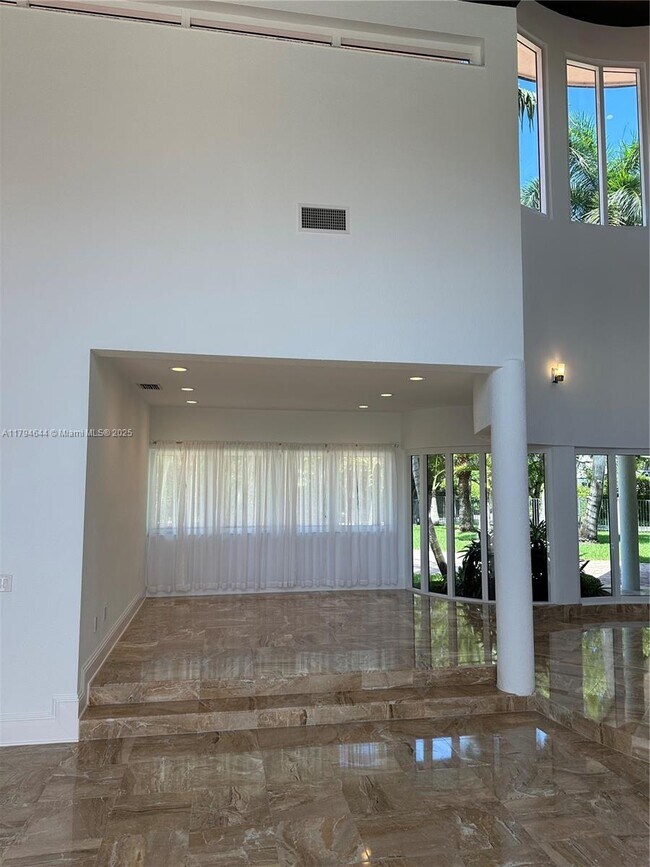 Building Photo - 10600 SW 69th Ave