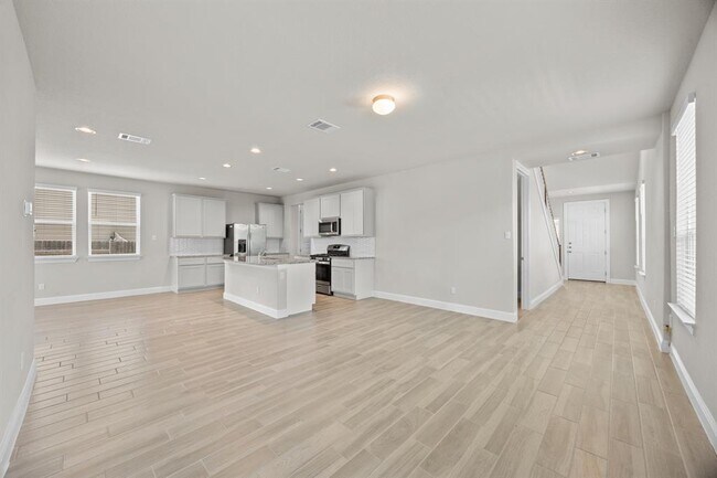 Building Photo - 213 Graver St